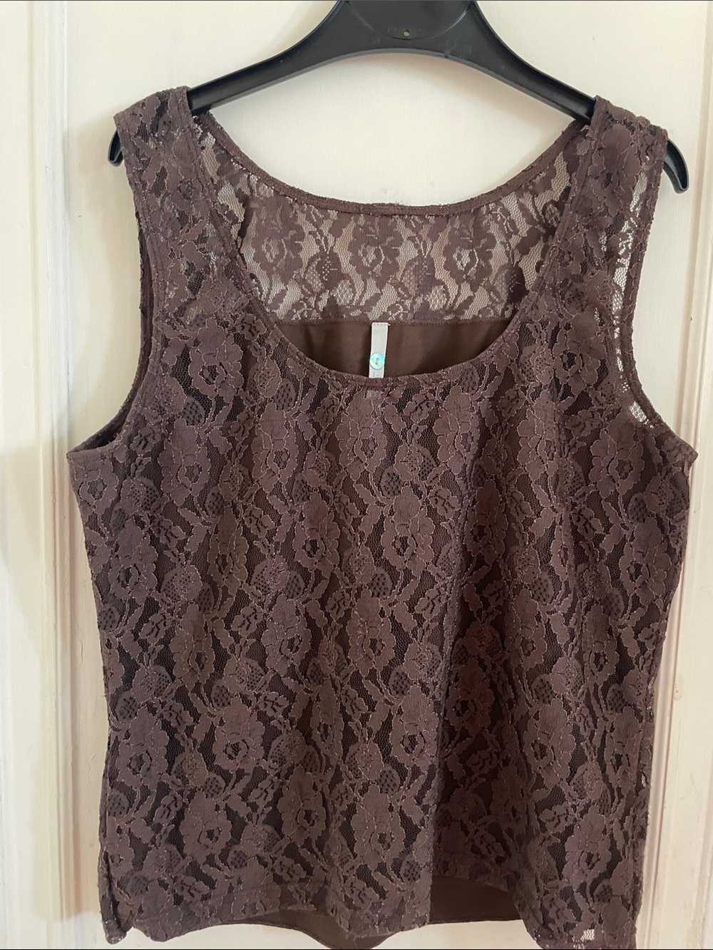 Leo & Nicole Brown Lace Scoop Neck Camisole